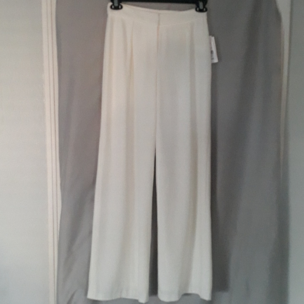 Wide legged pants. NWT